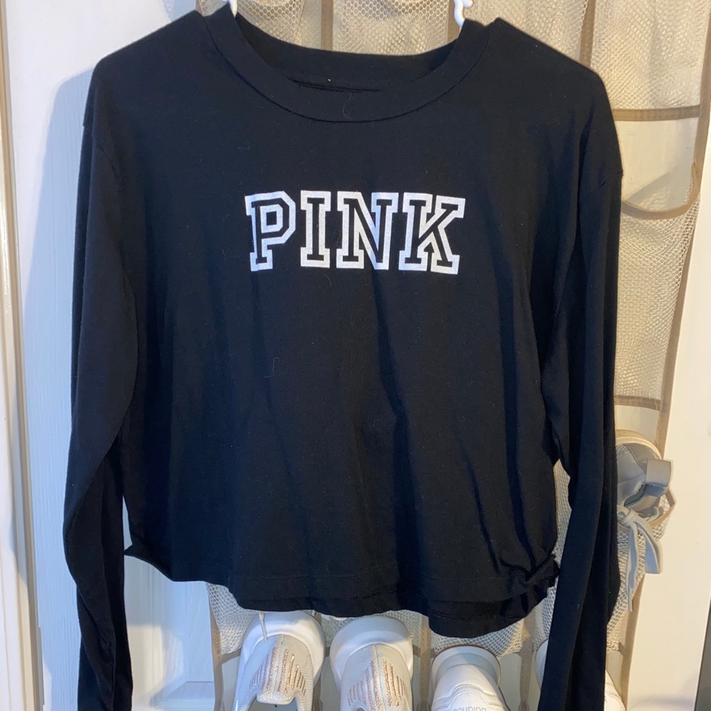 Size M VSPINK Long Sleeve Cropped Tee